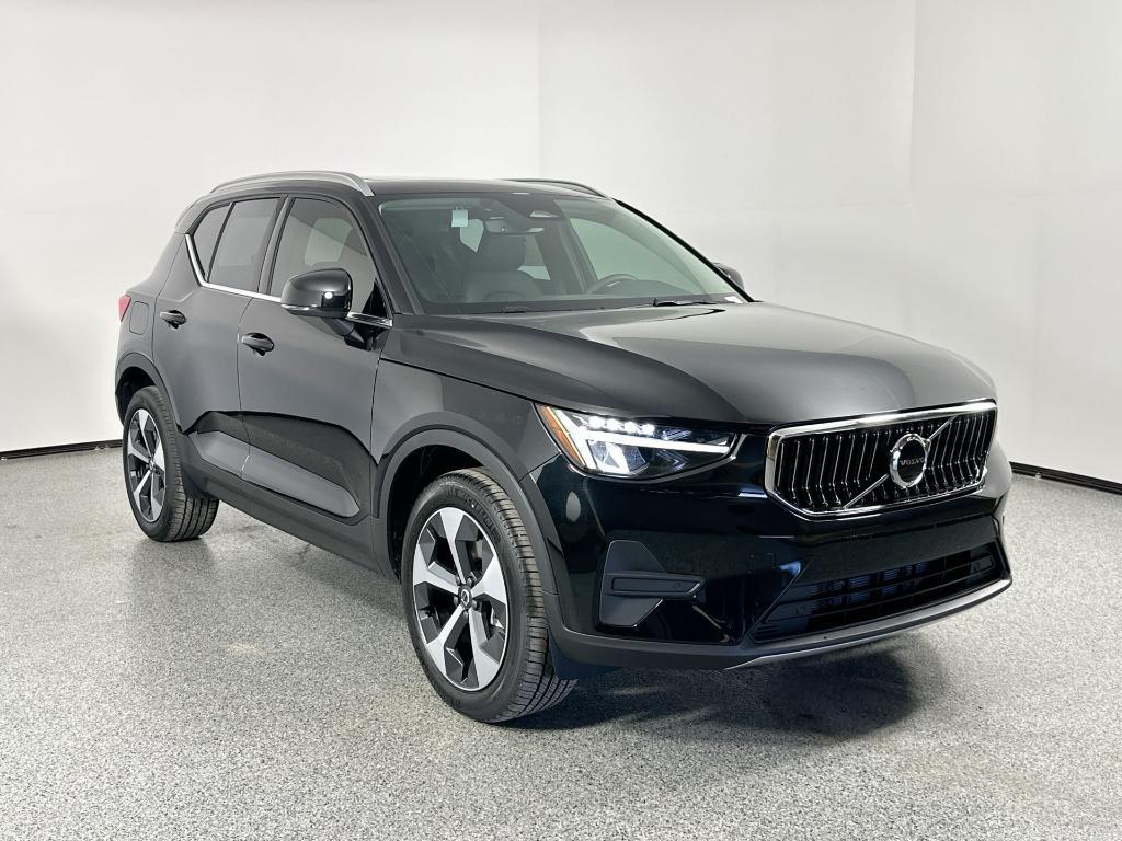 new 2025 Volvo XC40 car, priced at $44,515