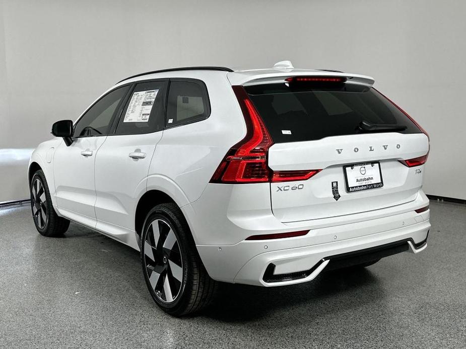 new 2025 Volvo XC60 Plug-In Hybrid car