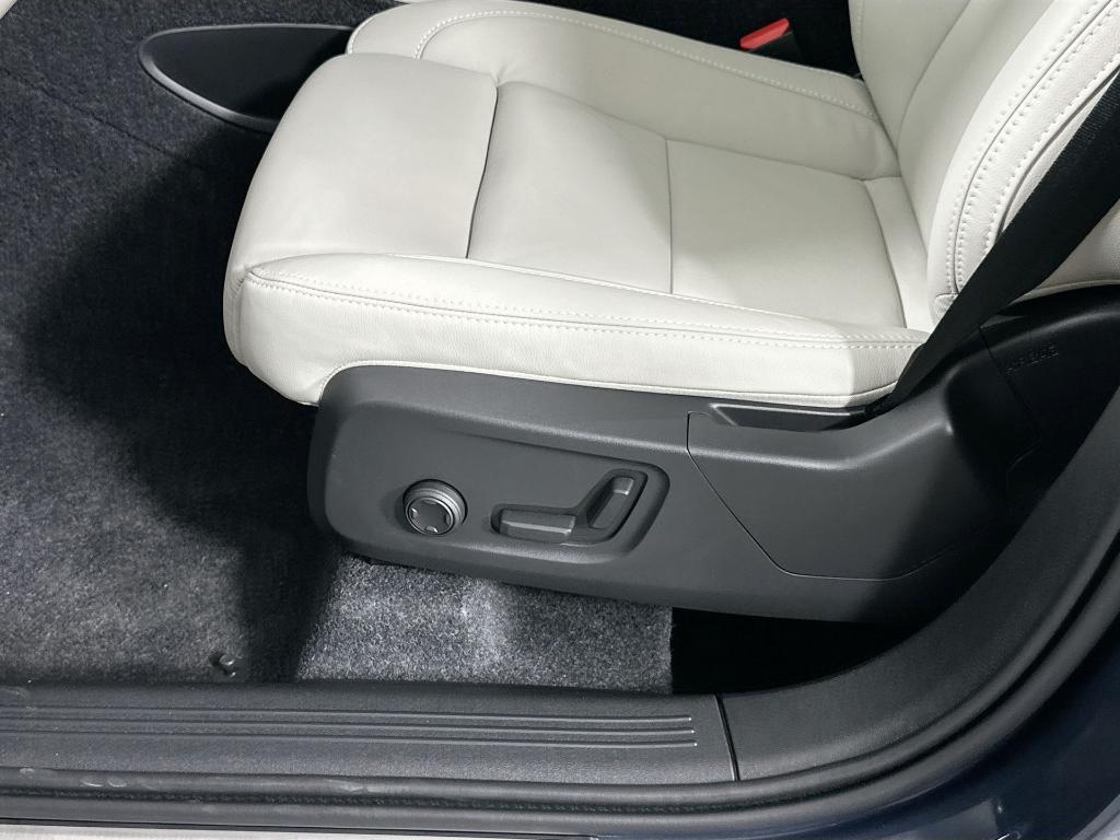 new 2026 Volvo XC40 car, priced at $47,200