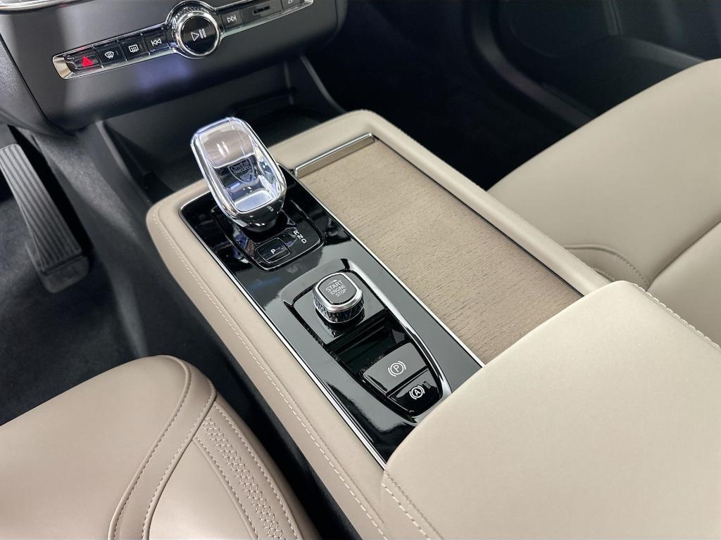 new 2026 Volvo XC90 car, priced at $71,825