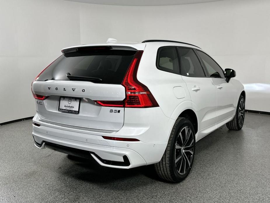 new 2025 Volvo XC60 car