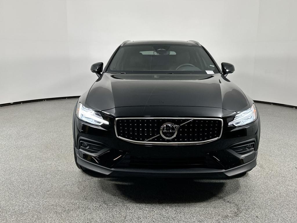 used 2023 Volvo V60 Cross Country car, priced at $40,991