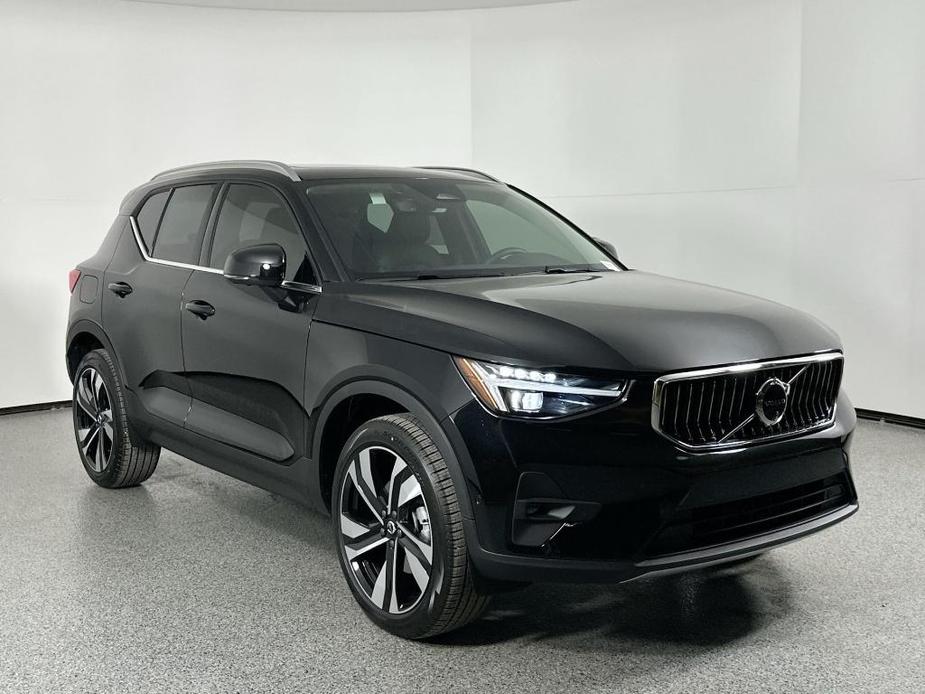 new 2025 Volvo XC40 car, priced at $49,500