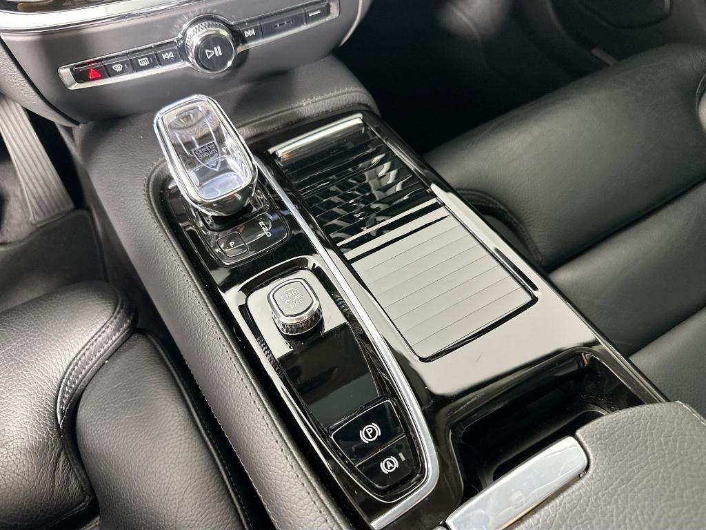 used 2022 Volvo S60 Recharge Plug-In Hybrid car, priced at $31,991