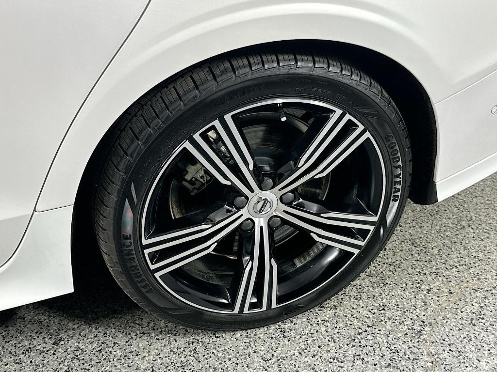 used 2022 Volvo S60 Recharge Plug-In Hybrid car, priced at $31,991
