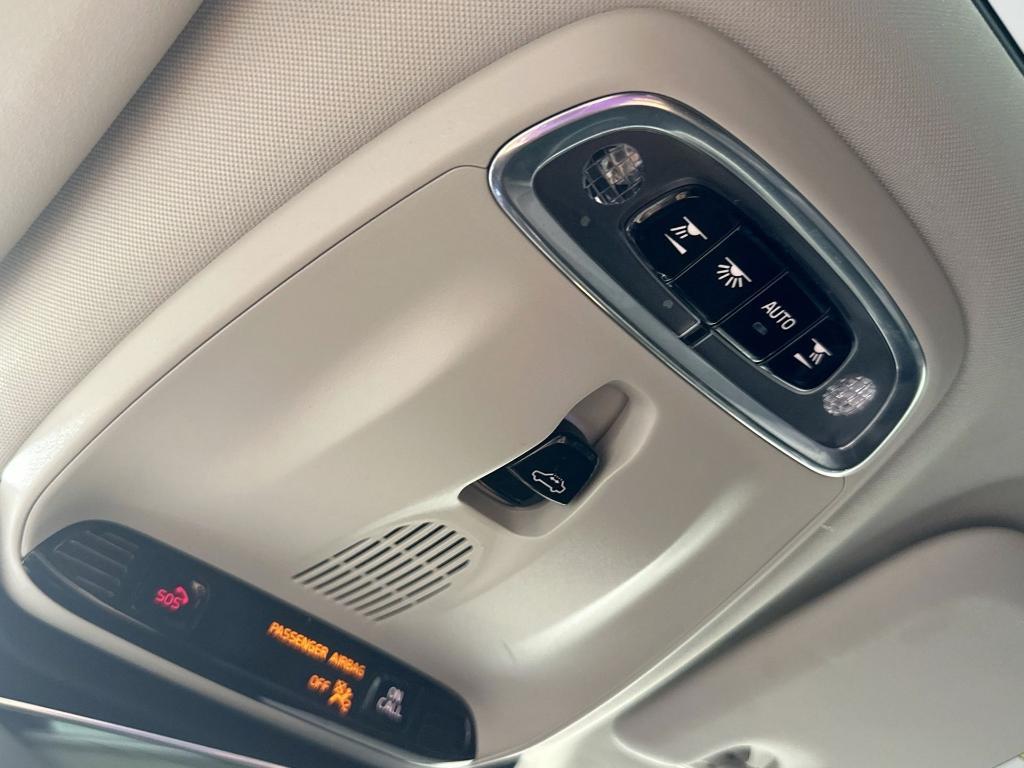used 2022 Volvo S60 Recharge Plug-In Hybrid car, priced at $31,991