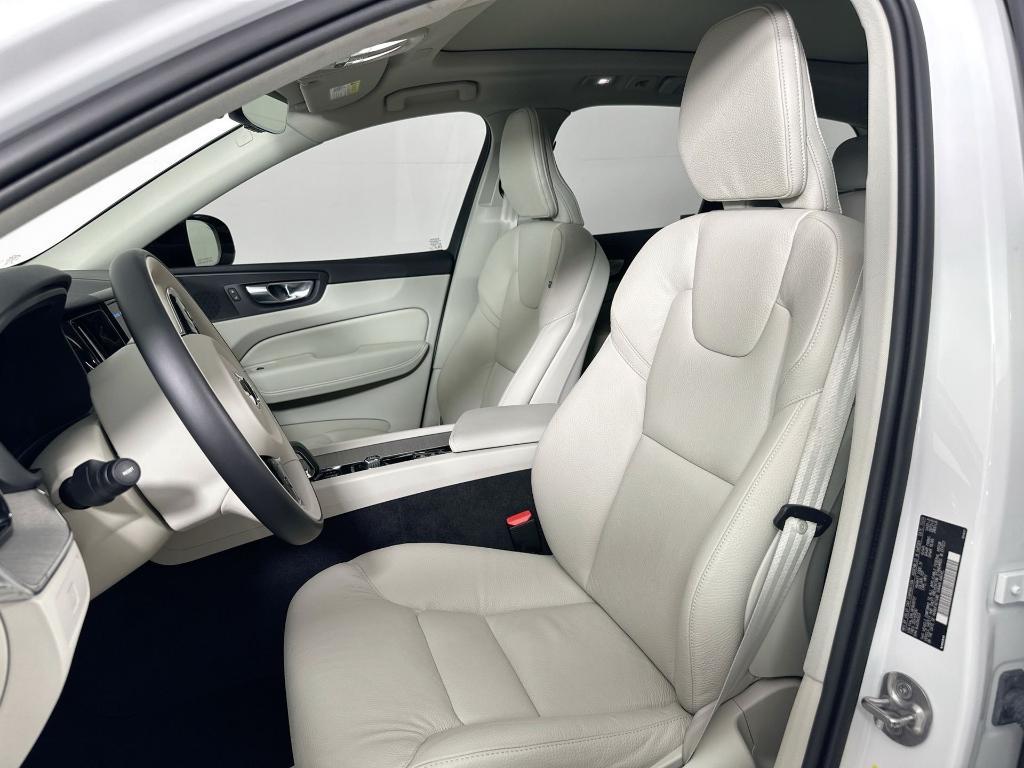new 2024 Volvo XC60 car, priced at $40,875