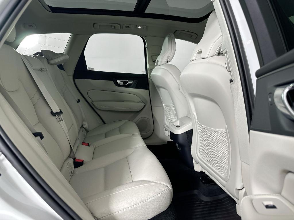 new 2024 Volvo XC60 car, priced at $40,875