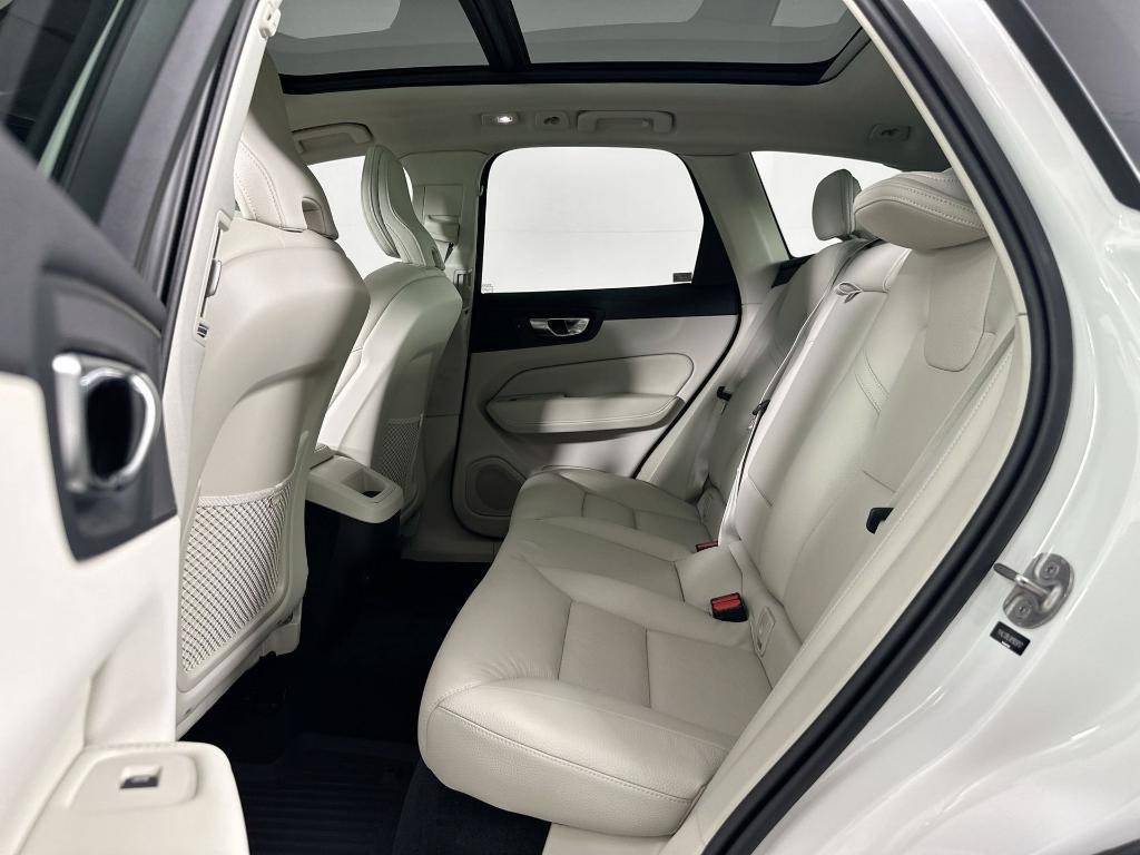 new 2024 Volvo XC60 car, priced at $40,875