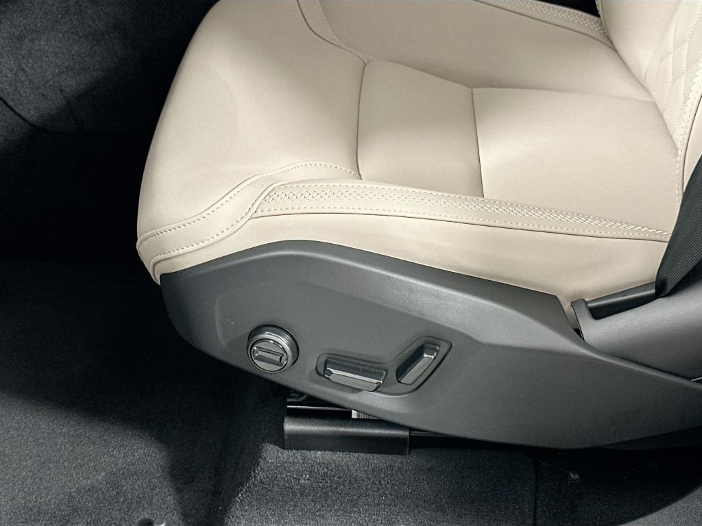 new 2026 Volvo XC60 car, priced at $57,985