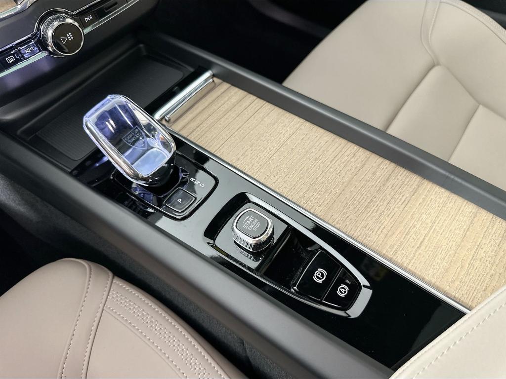 new 2026 Volvo XC60 car, priced at $57,985