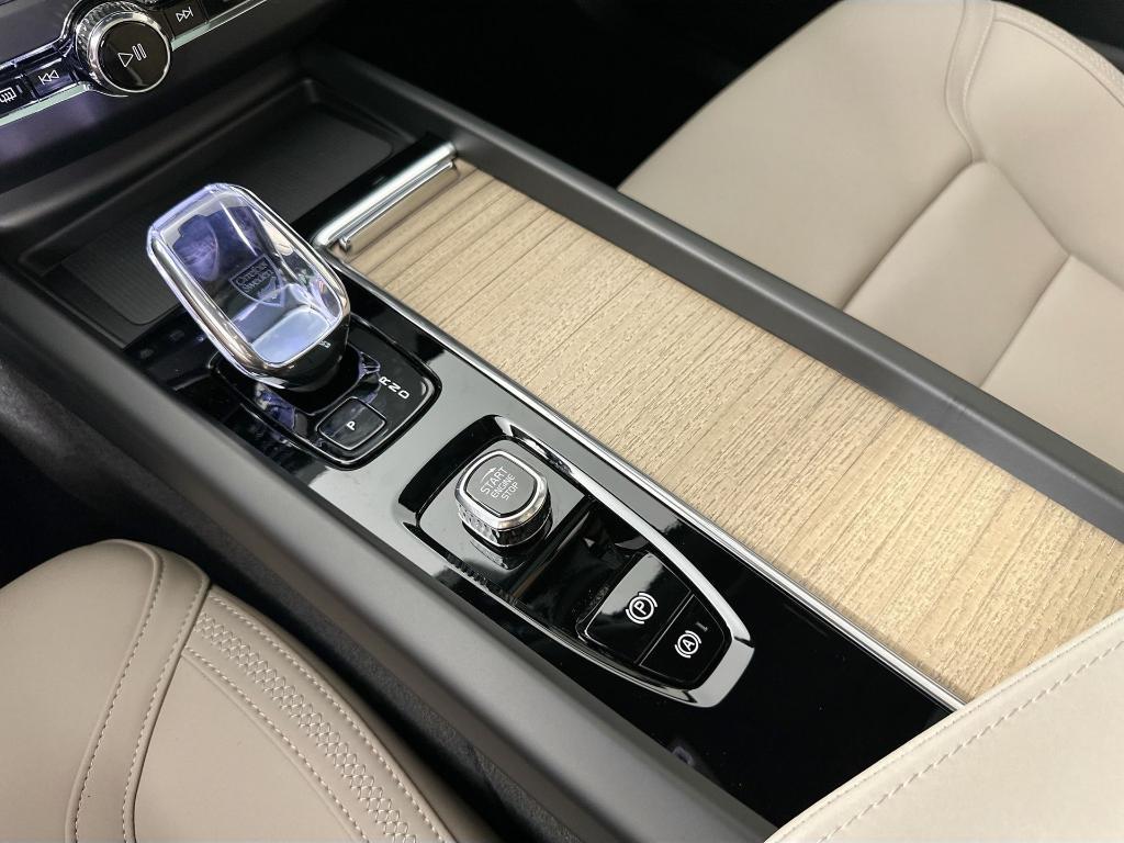new 2026 Volvo XC60 car, priced at $57,985