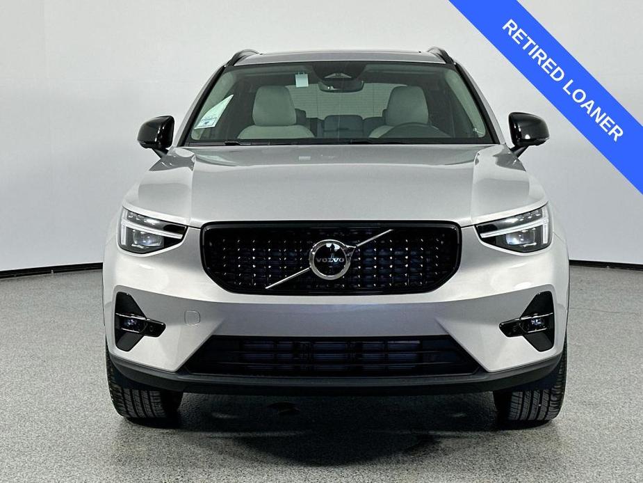 new 2024 Volvo XC40 car, priced at $45,610