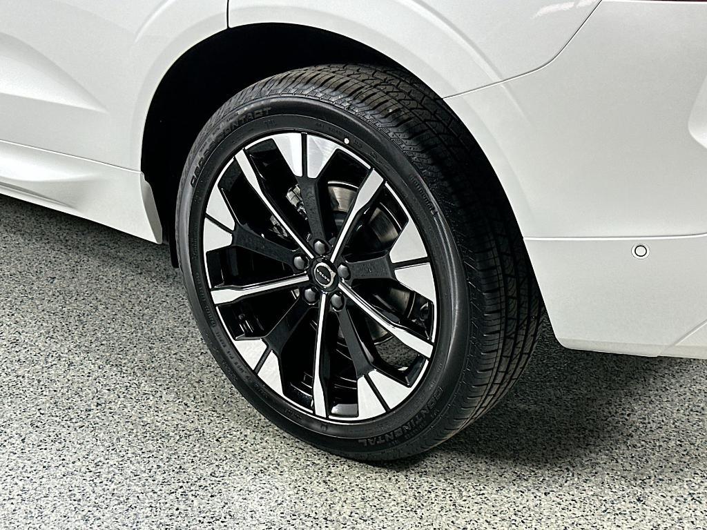 new 2026 Volvo XC60 car, priced at $57,985