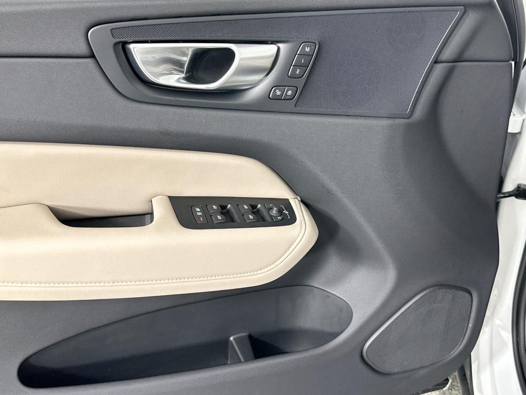 new 2026 Volvo XC60 car, priced at $57,985