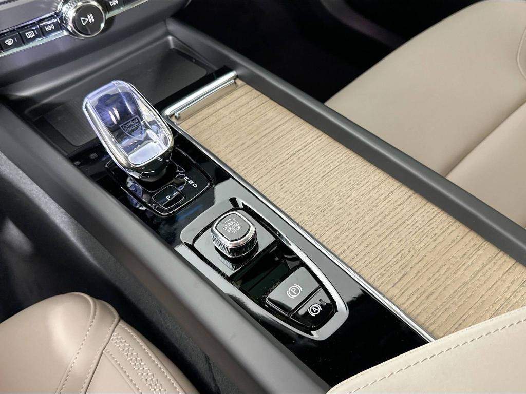 new 2026 Volvo XC60 car, priced at $57,985