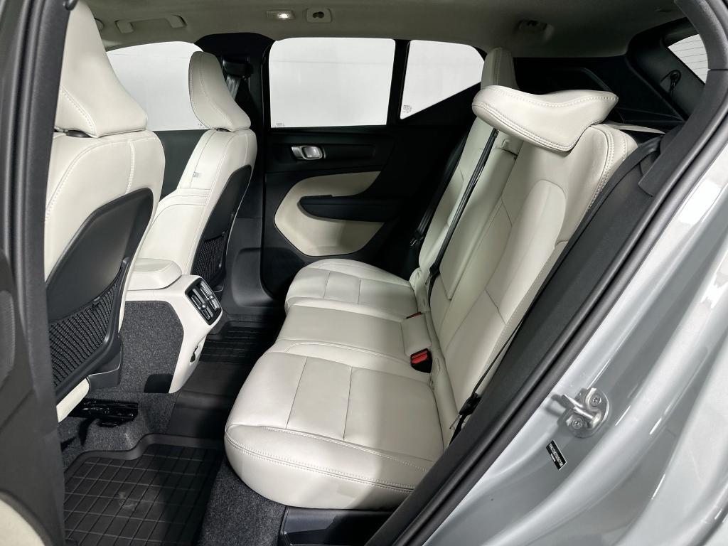 new 2025 Volvo XC40 car, priced at $48,335