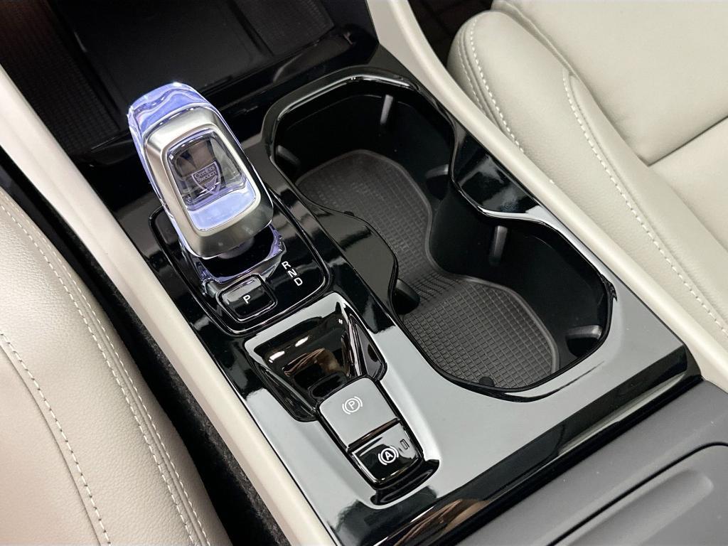 new 2025 Volvo XC40 car, priced at $48,335