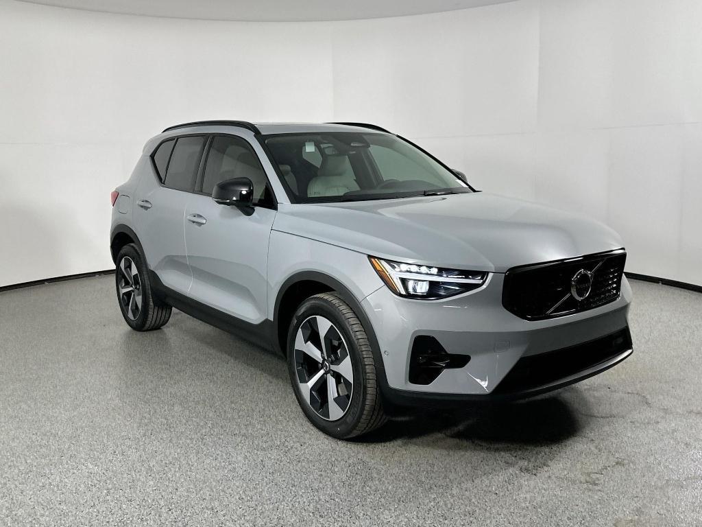 new 2025 Volvo XC40 car, priced at $48,335