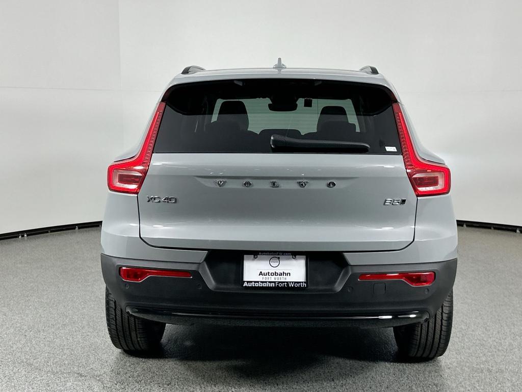 new 2025 Volvo XC40 car, priced at $41,145