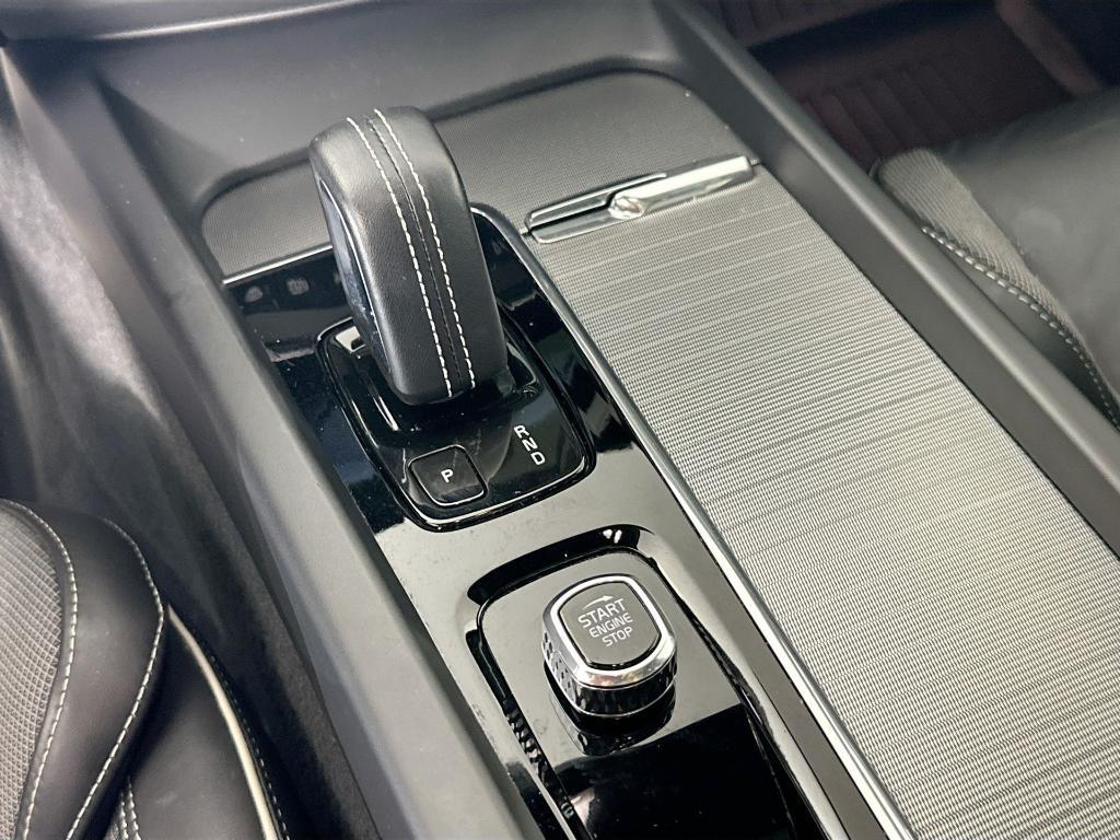 used 2022 Volvo XC60 car, priced at $44,991