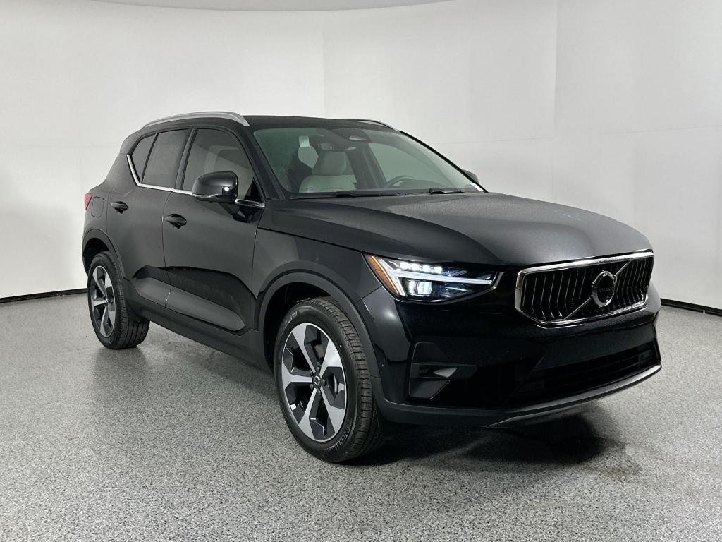 new 2025 Volvo XC40 car, priced at $46,815