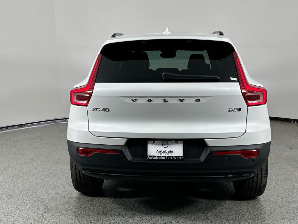 new 2026 Volvo XC40 car