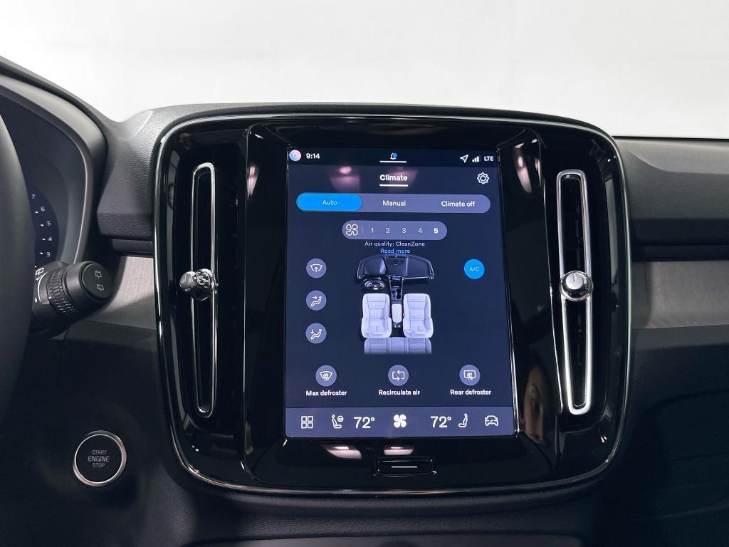 new 2026 Volvo XC40 car