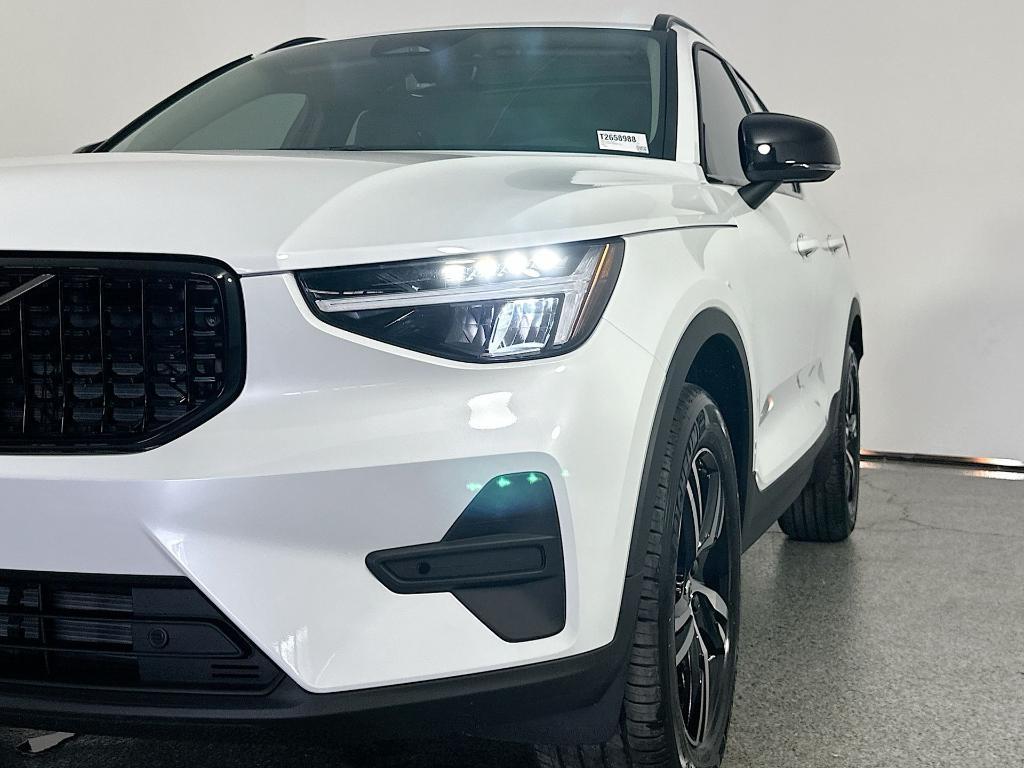 new 2026 Volvo XC40 car