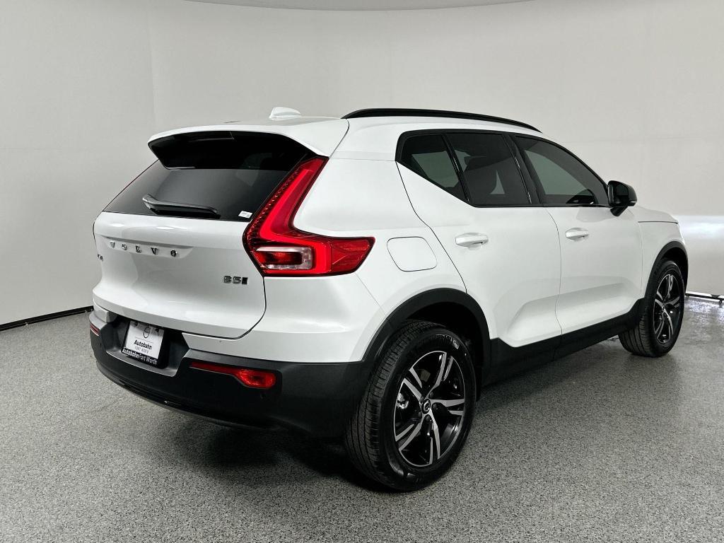 new 2026 Volvo XC40 car
