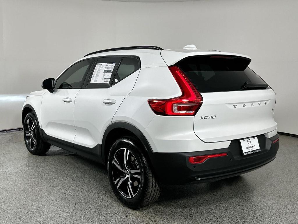 new 2026 Volvo XC40 car