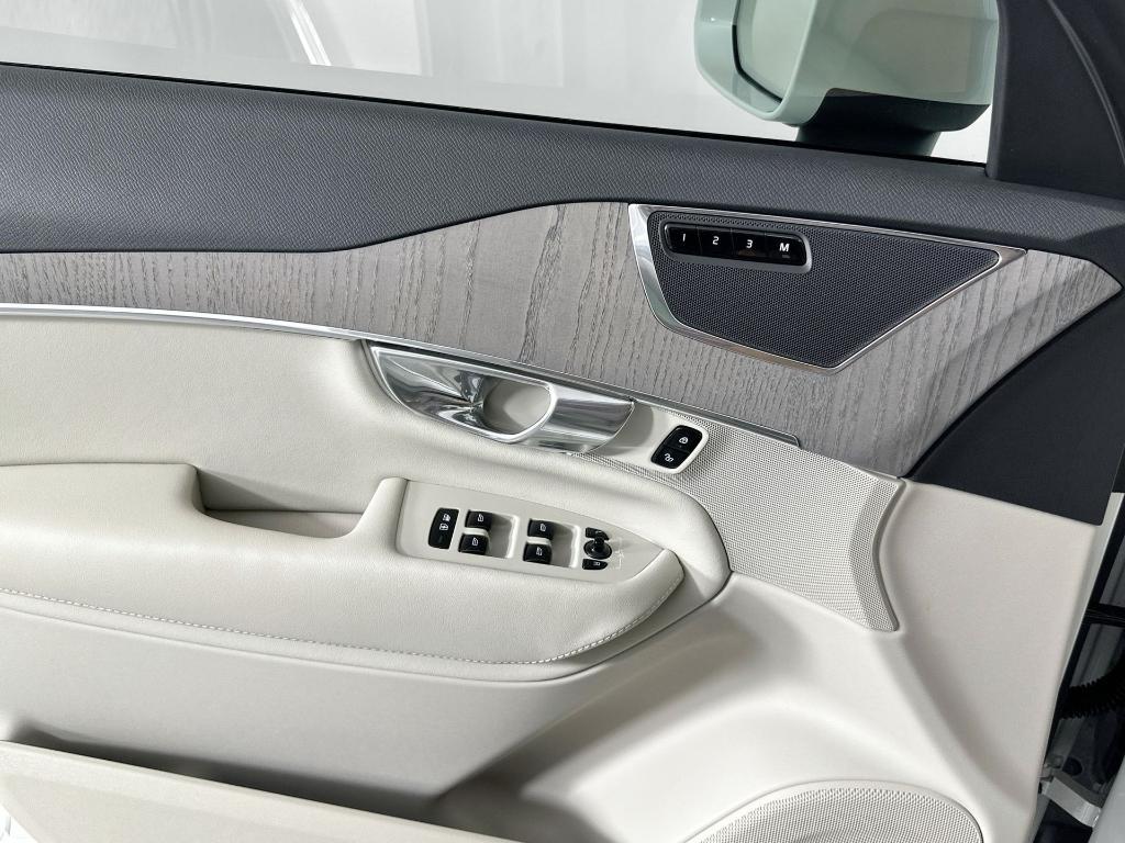 new 2025 Volvo XC90 Plug-In Hybrid car, priced at $68,991