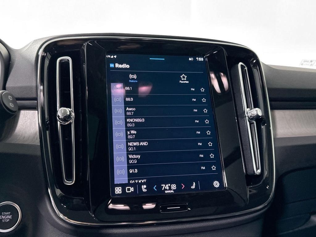 new 2025 Volvo XC40 car, priced at $47,318