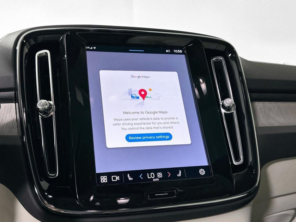 new 2025 Volvo XC40 car, priced at $45,765