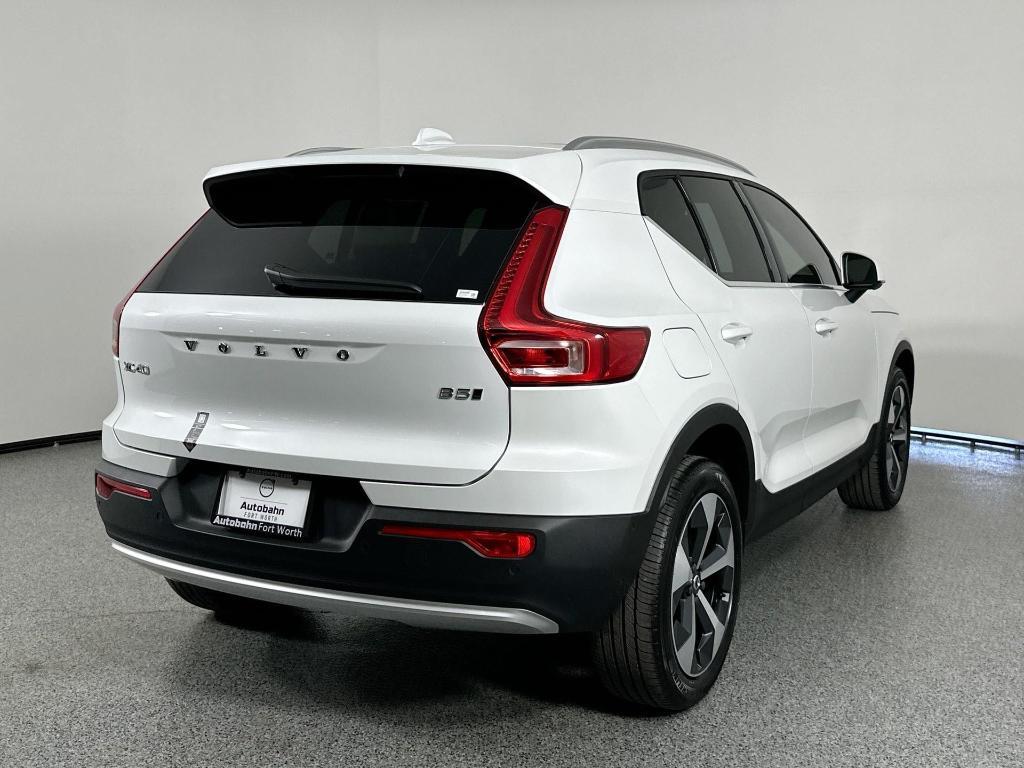 new 2025 Volvo XC40 car, priced at $42,015