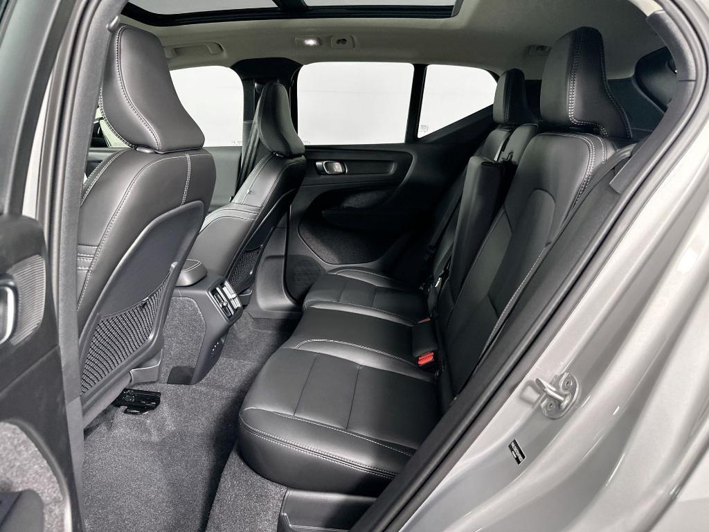 new 2025 Volvo XC40 car, priced at $47,820