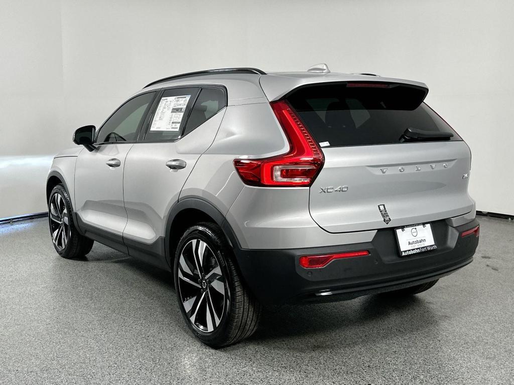 new 2025 Volvo XC40 car, priced at $47,820