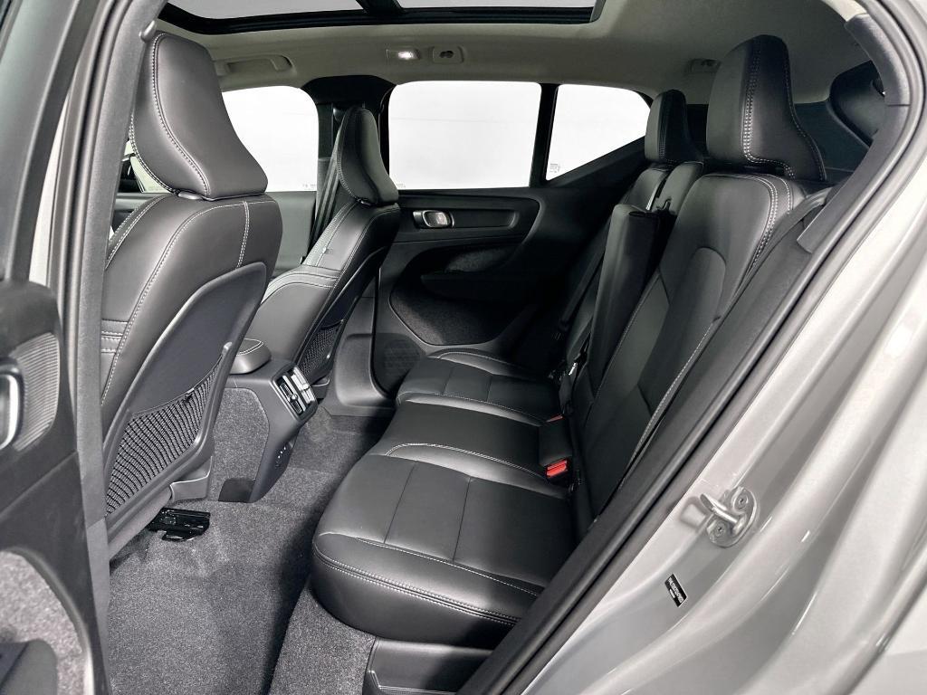 new 2025 Volvo XC40 car, priced at $42,820
