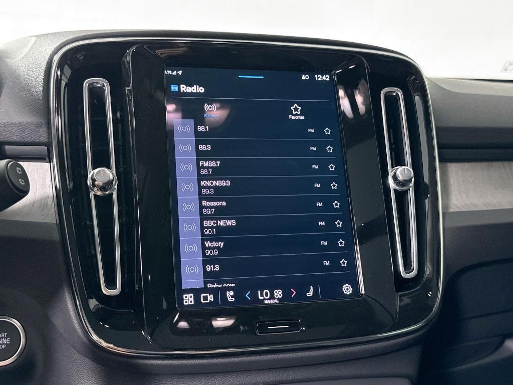 new 2025 Volvo XC40 car, priced at $47,820