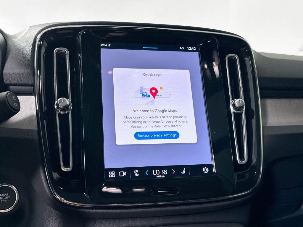 new 2025 Volvo XC40 car, priced at $47,820