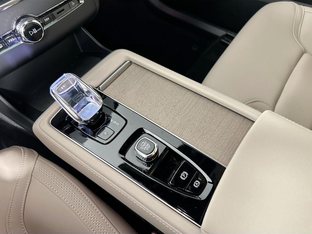 new 2026 Volvo XC90 car, priced at $71,825