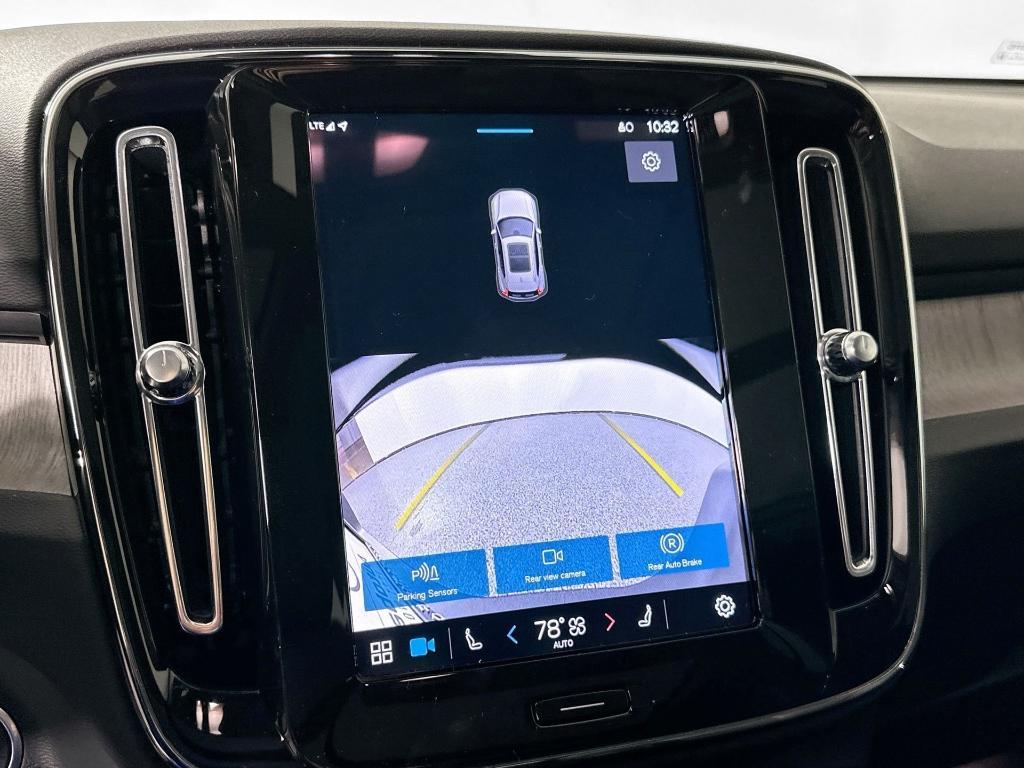 new 2025 Volvo XC40 car, priced at $37,465