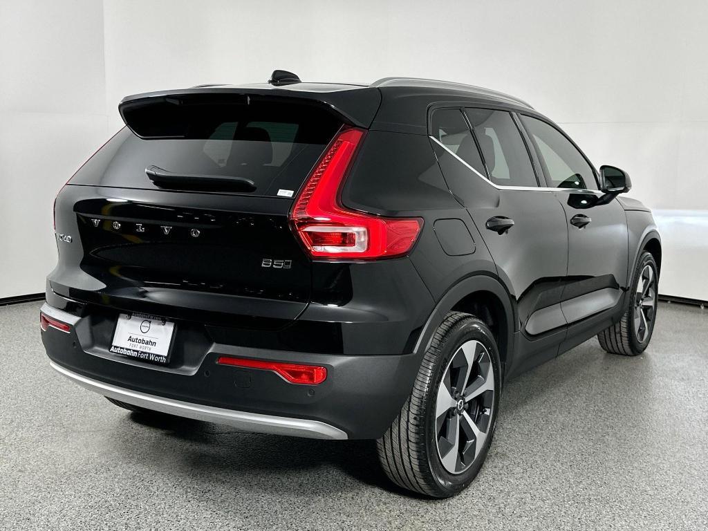 new 2025 Volvo XC40 car, priced at $43,715