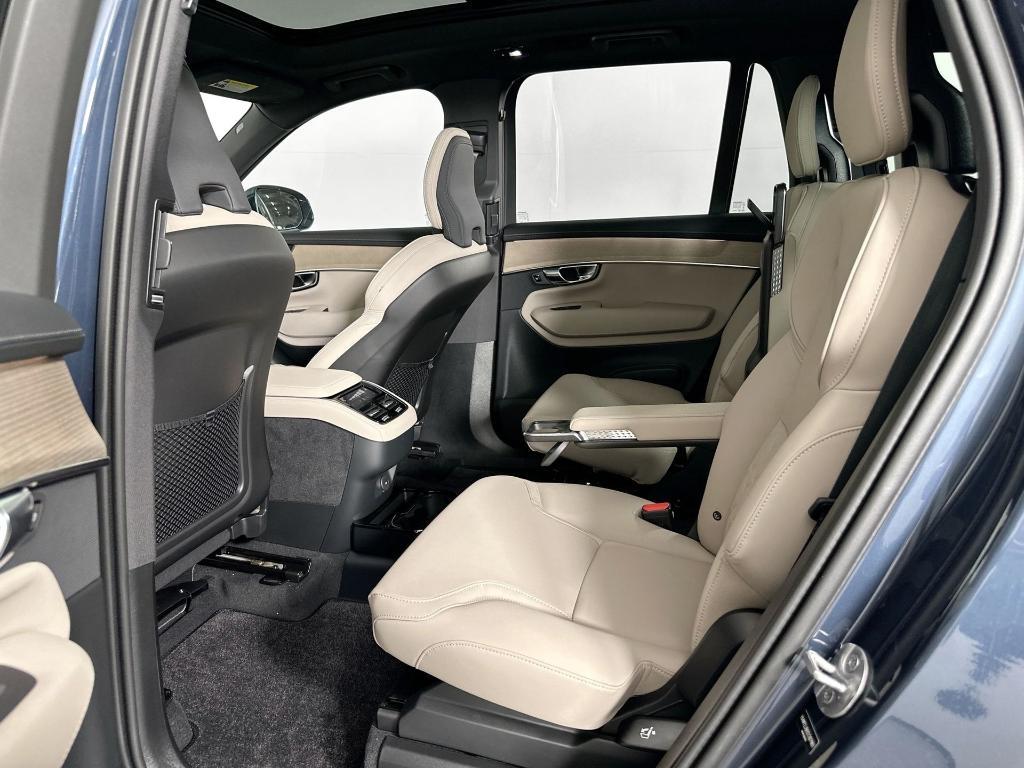 new 2025 Volvo XC90 car, priced at $71,155