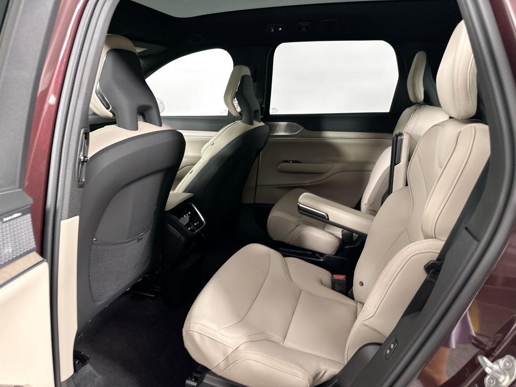 new 2025 Volvo EX90 car, priced at $99,425