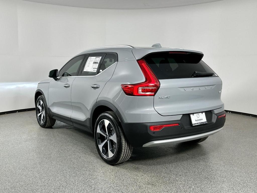 new 2025 Volvo XC40 car, priced at $39,035