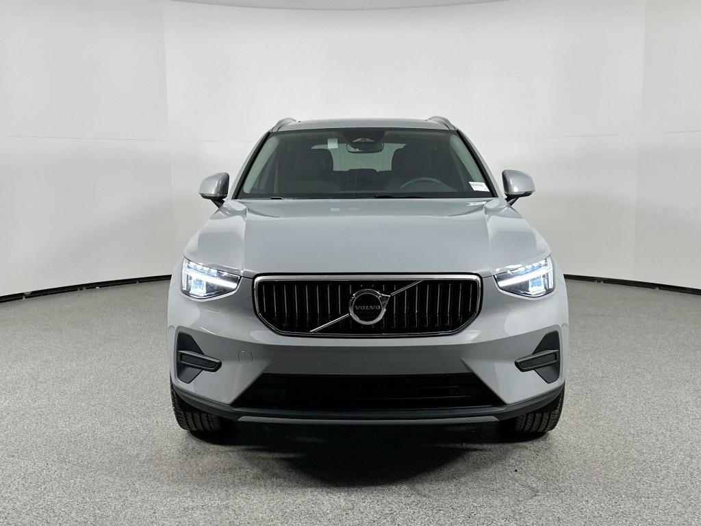 new 2025 Volvo XC40 car, priced at $45,035