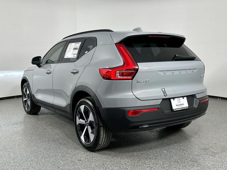 new 2024 Volvo XC40 car, priced at $42,991