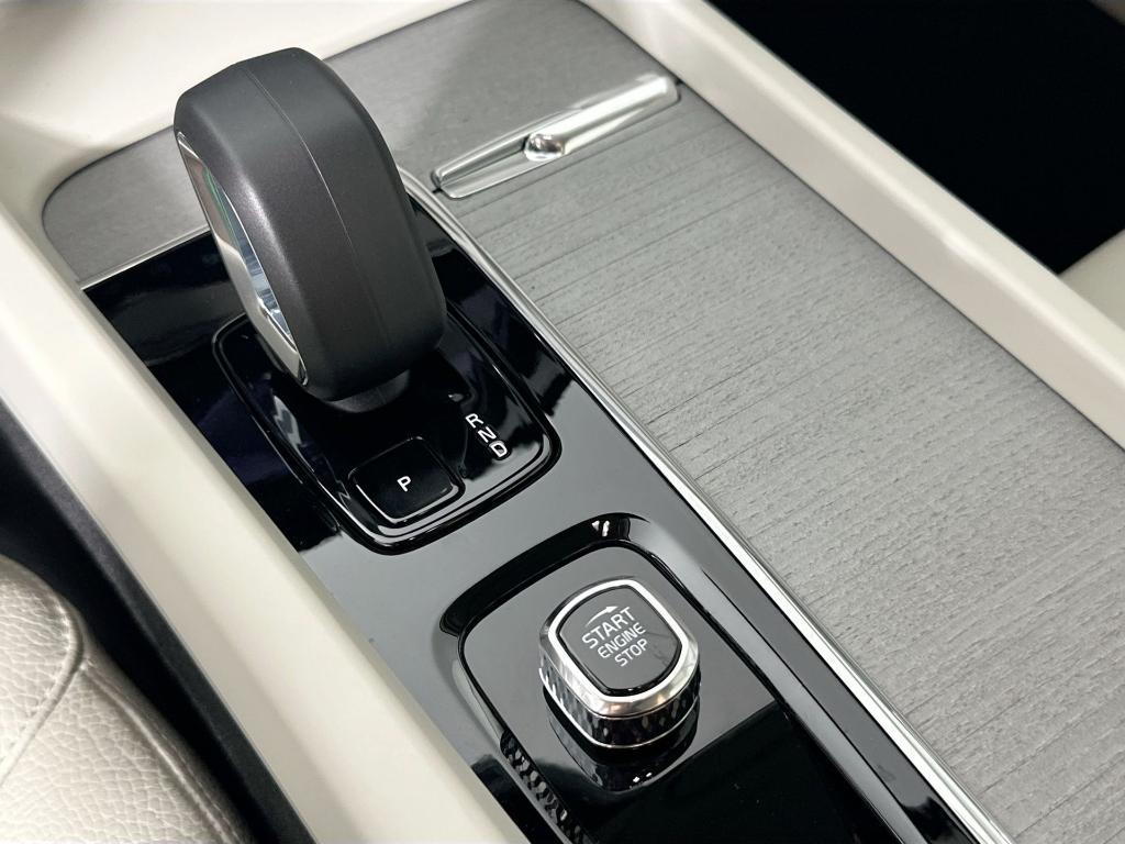 new 2025 Volvo XC60 Plug-In Hybrid car, priced at $66,260