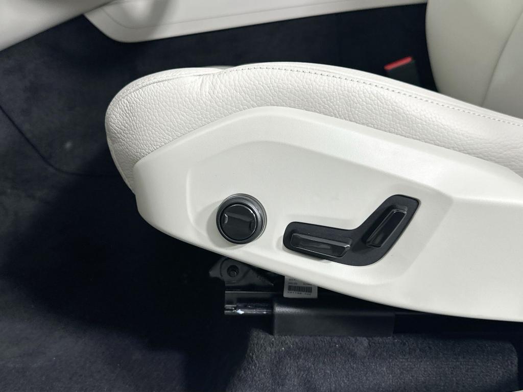 new 2025 Volvo XC60 Plug-In Hybrid car, priced at $66,260